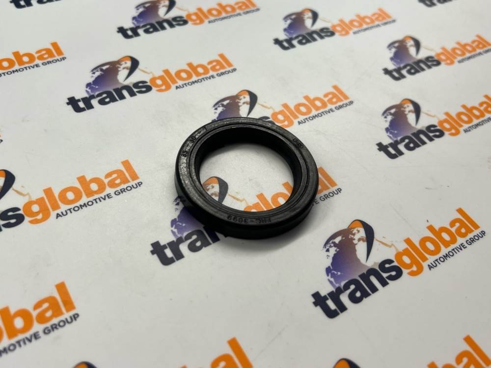 Front Stub Axle Inner Oil Seal for LR Series 3 Oct 80 - FRC3099 - Image 2