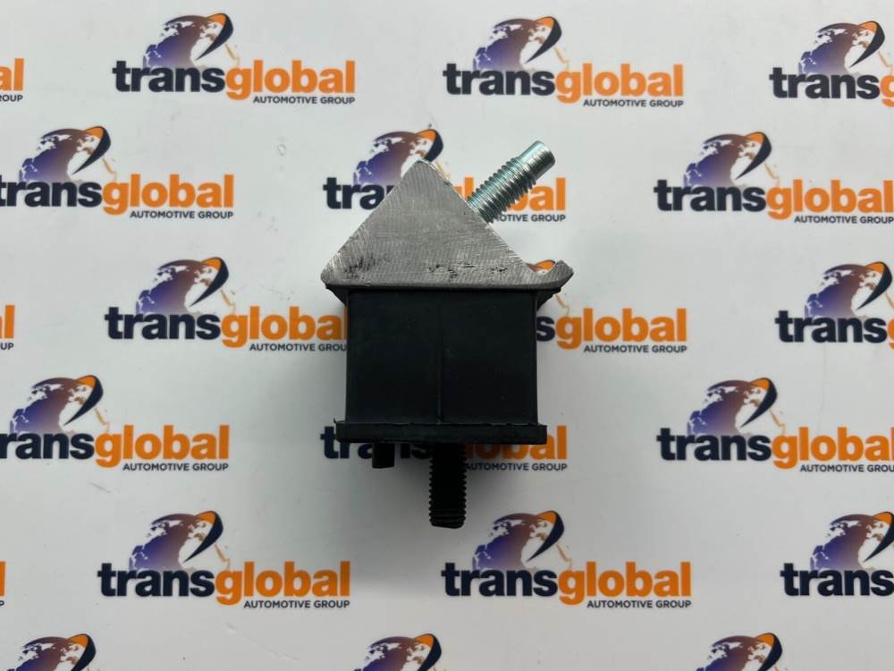 RHS Gearbox Rubber Mounting for Land Rover Defender TD5 98 on KQB500550