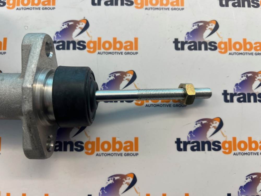Clutch Master Cylinder for Land Rover Defender 2.5L NA Diesel - Image 2