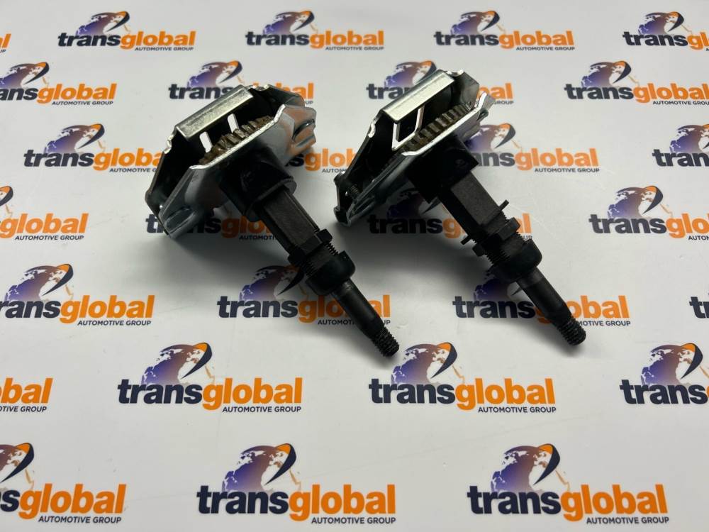 Wiper Spindle Wheel Box & Wiper Motor for Land Rover Defender 02 onwards - Image 7