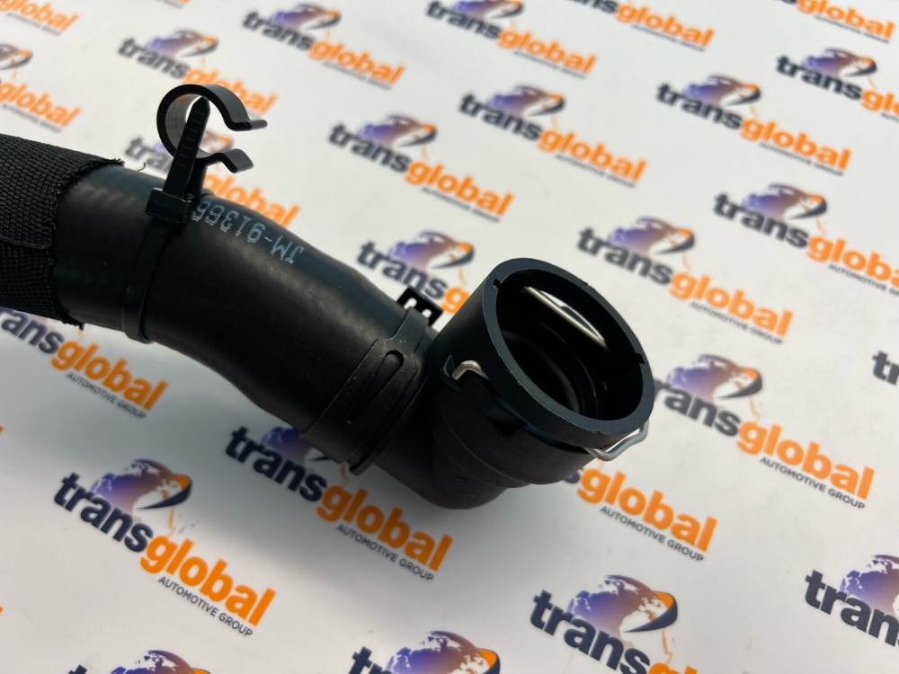 Upper Top Radiator Coolant Hose for Land Rover Discovery 4 3.0 TDV6 LR095544 - Image 2