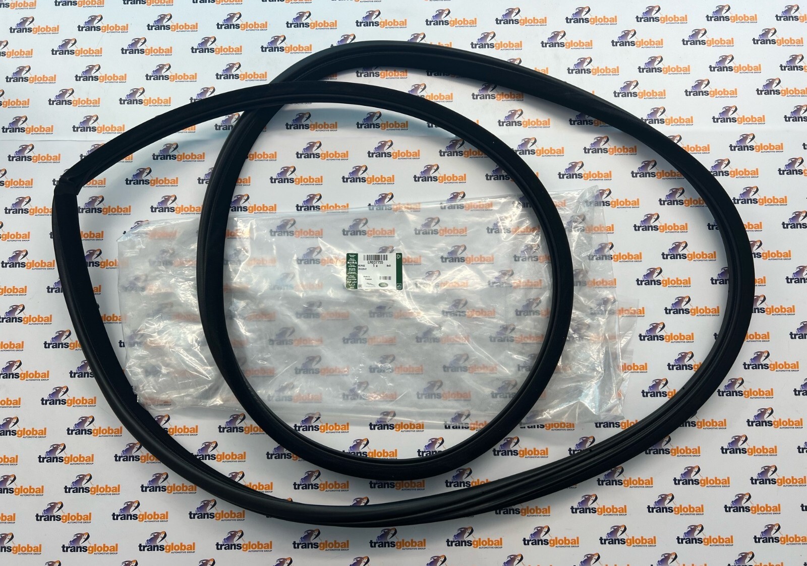 Front Door Seal Aperture Weather for LR Discovery 3 4 GENUINE LR LR037755