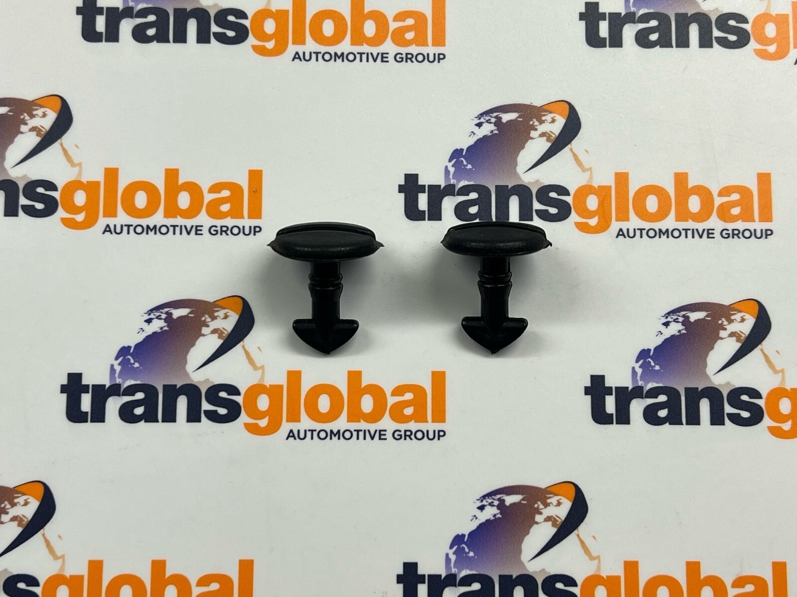Towbar Electrics Cover Clips Black Screws x2 for Land Rover Discovery 4 - Image 2