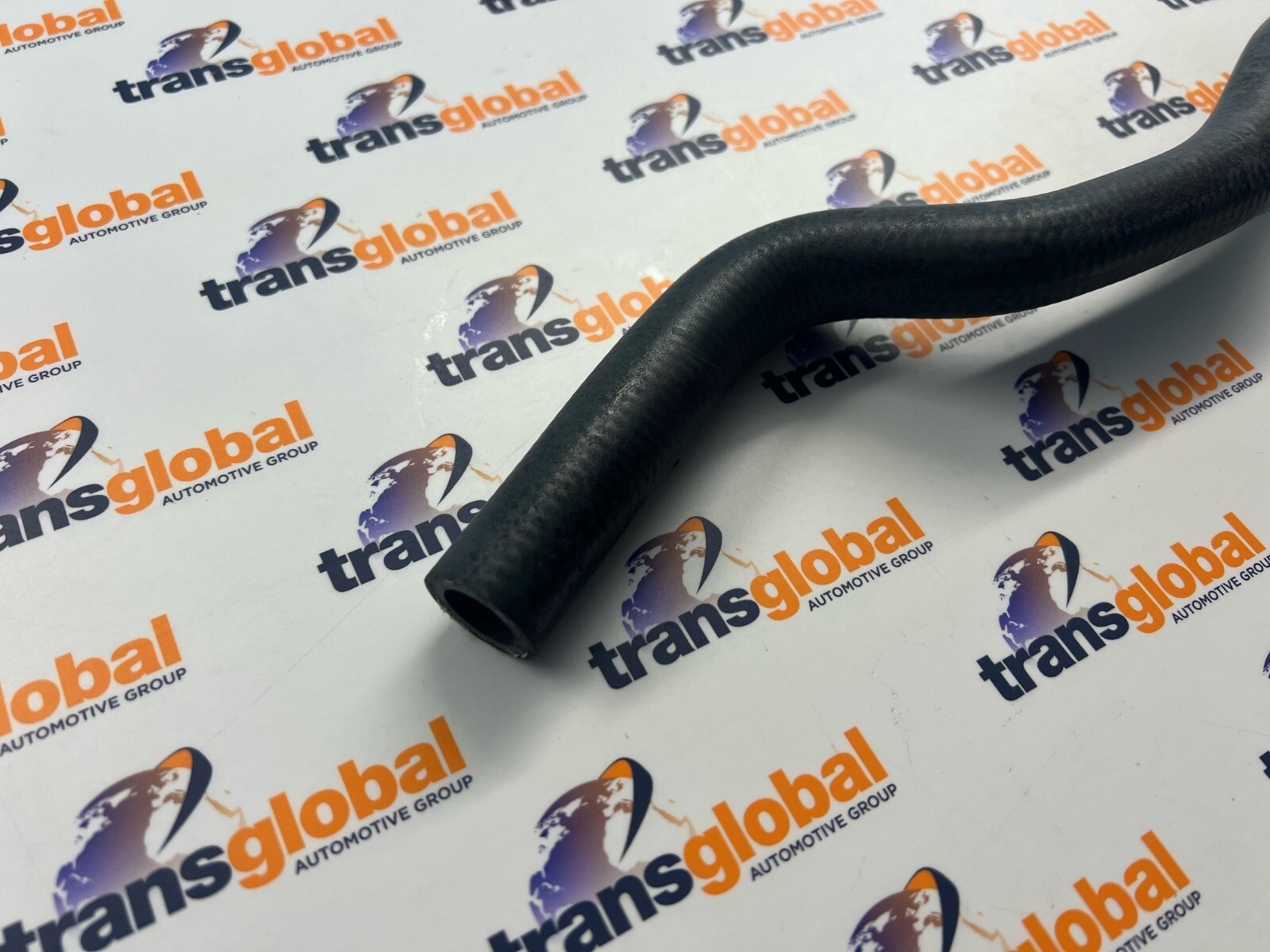 Radiator to Oil Cooler Hose for Land Rover Discovery 2 TD5 - PCH119080 - Image 3
