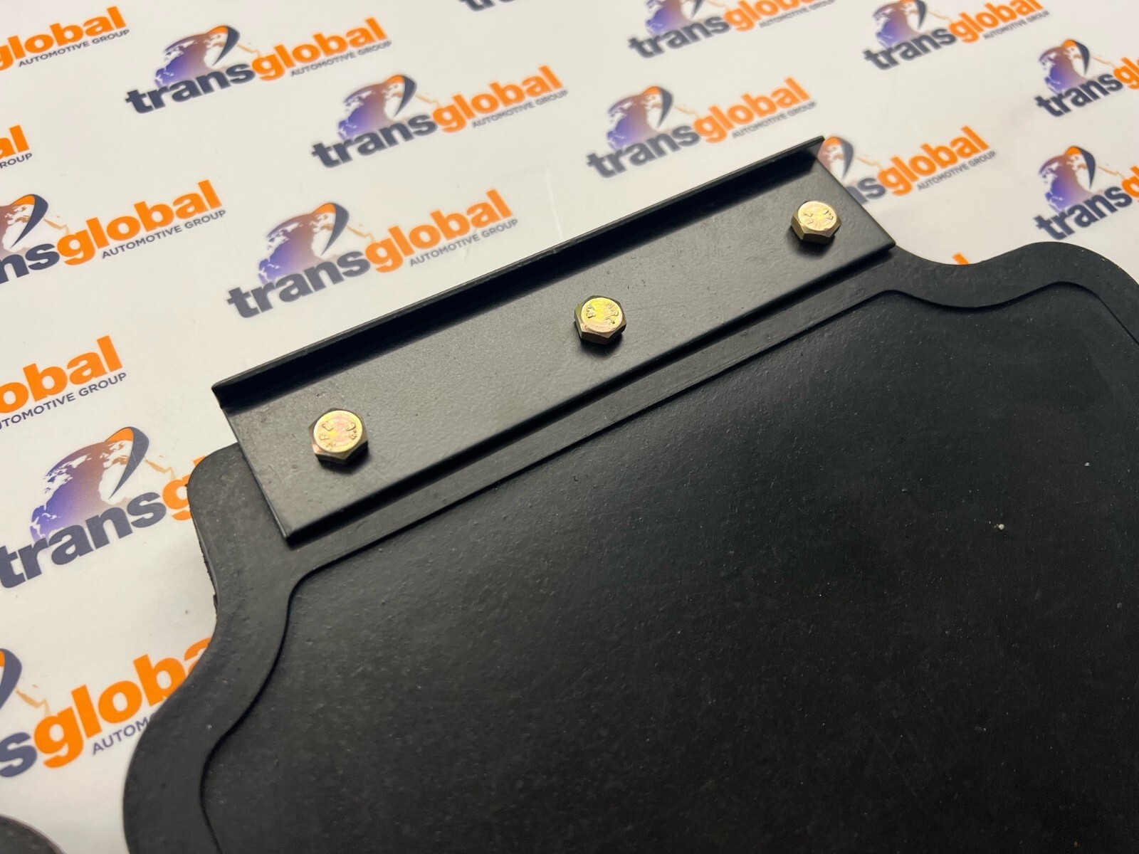 Rear Rubber Mud Flap Kit with fixings for Land Rover Discovery 1 89-98 - RTC6821 - Image 4