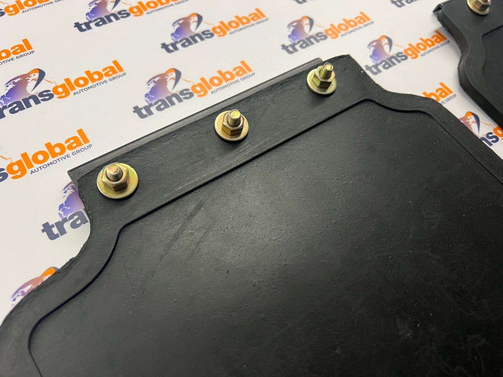 Rear Rubber Mud Flap Kit with fixings for Land Rover Discovery 1 89-98 - RTC6821 - Image 5