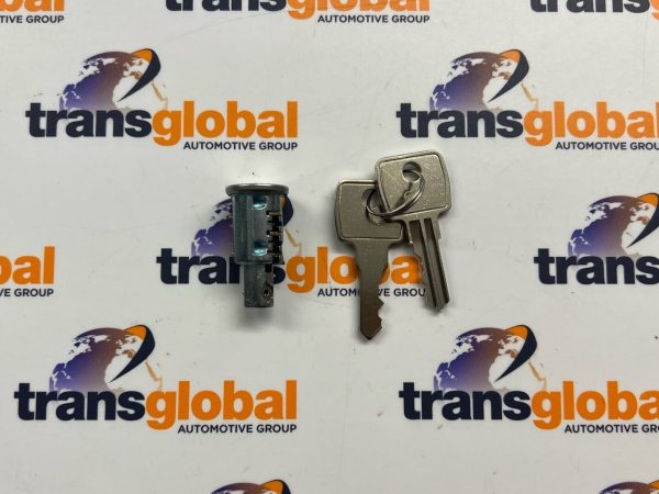 Keys Rear View Rear Safari Door Lock Barrel & Keys for Land Rover Defender 90 110 ...